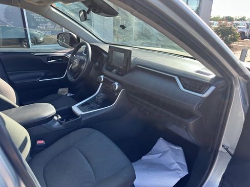 Used 2022 Toyota RAV4 XLE image 11
