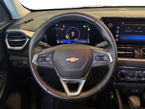 Used 2024 Chevrolet TrailBlazer LT w/ LT Cold Weather Package FWD image 17
