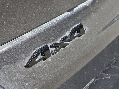 Used 2024 Jeep Grand Cherokee Limited w/ Black Appearance Package image 16