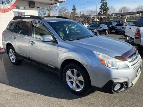Used 2013 Subaru Outback 2.5i Limited w/ Moonroof Pkg AWD/4WD image 3