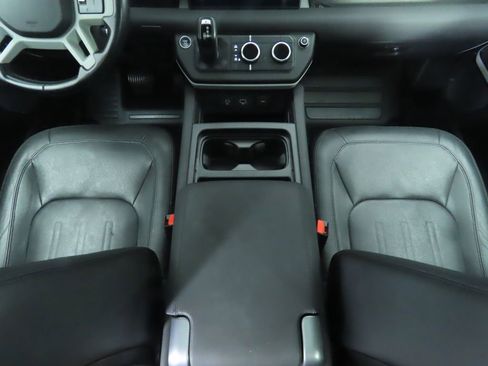 Used 2022 Land Rover Defender 110 SE image 16