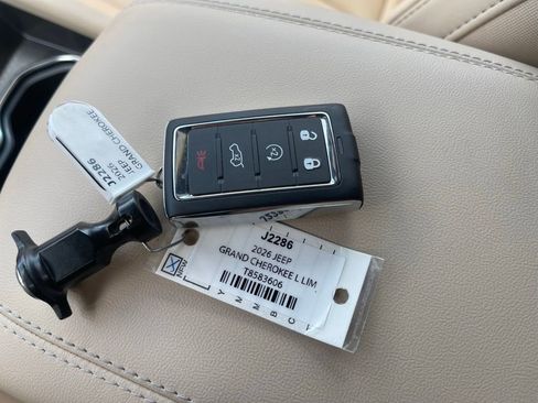 Used 2026 Jeep Grand Cherokee L Limited w/ Trailer Tow Package RWD image 34