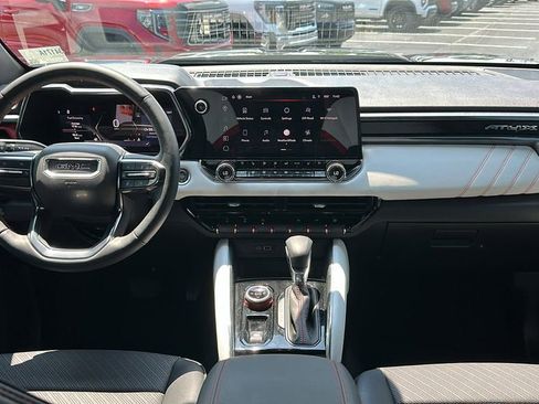 Used 2024 GMC Canyon AT4X image 10