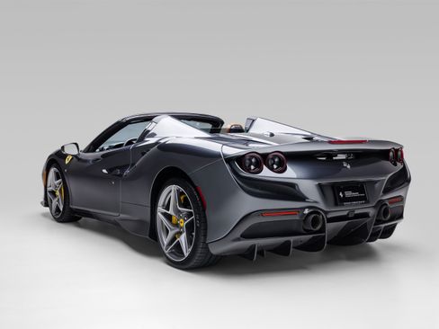 Certified 2022 Ferrari F8 Tributo RWD image 13
