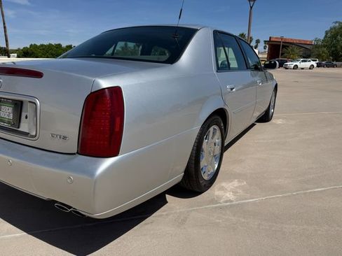 Used 2002 Cadillac De Ville DTS w/ Premium Equipment Pkg image 26