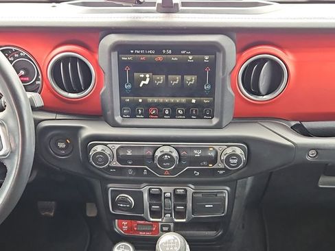 Used 2019 Jeep Wrangler Unlimited Rubicon AWD/4WD image 22