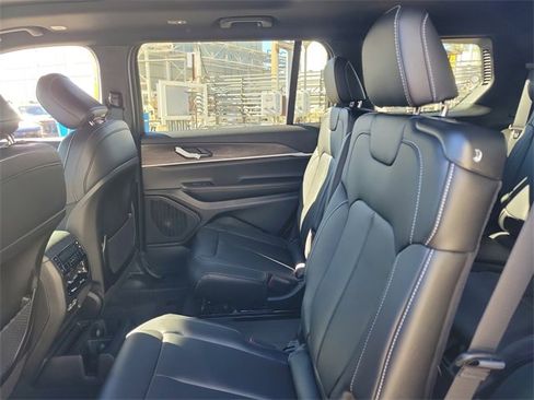 New 2025 Jeep Grand Cherokee L Limited image 12