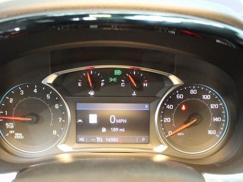 Used 2024 Chevrolet Traverse RS image 25