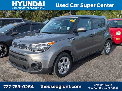 Used 2017 Kia Soul FWD image 1
