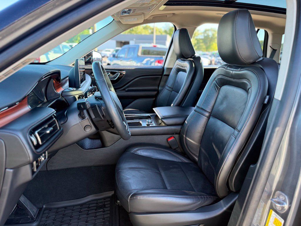 Used 2024 Lincoln Aviator Reserve w/ Elements Package Plus AWD/4WD image 13