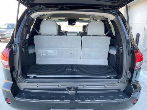 Used 2018 Toyota Sequoia Platinum image 45