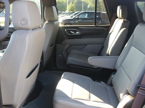 Used 2022 Chevrolet Tahoe LT w/ Luxury Package AWD/4WD image 35