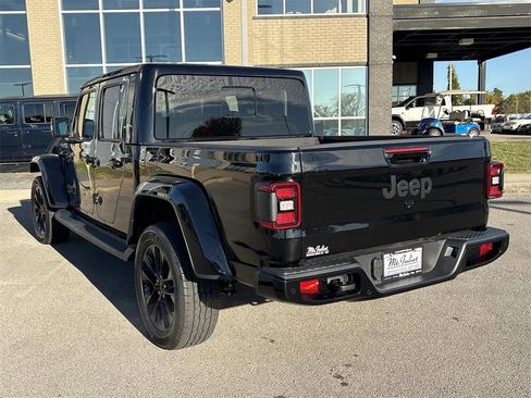 Used 2023 Jeep Gladiator Overland image 7