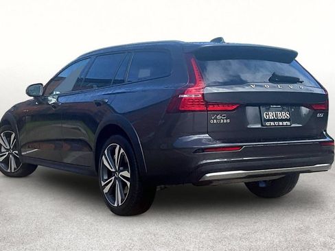 Certified 2025 Volvo V60 B5 Cross Country Plus AWD/4WD image 16