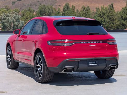 Certified 2025 Porsche Macan AWD/4WD image 9