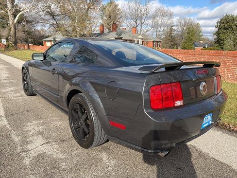 Used 2007 Ford Mustang GT Premium image 4
