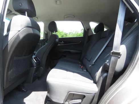 Used 2018 Kia Sorento LX w/ LX V6 Convenience Package AWD/4WD image 19