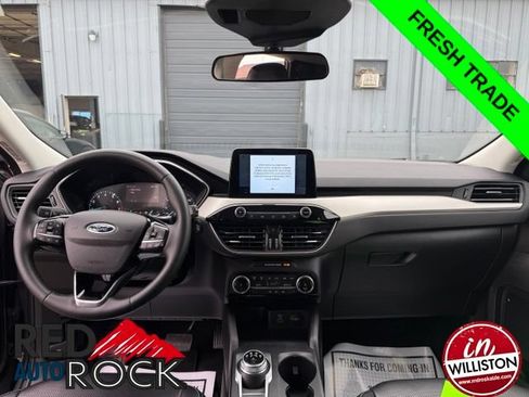 Used 2022 Ford Escape SEL w/ Equipment Group 302A AWD/4WD image 21