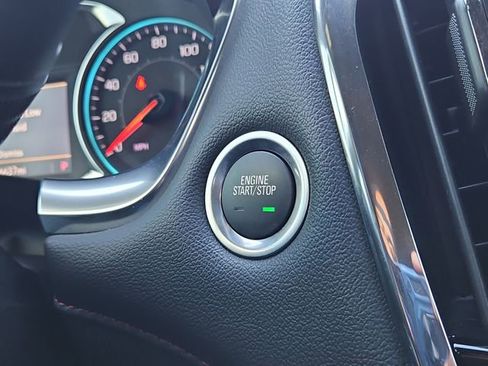 Used 2023 Chevrolet Traverse RS image 30