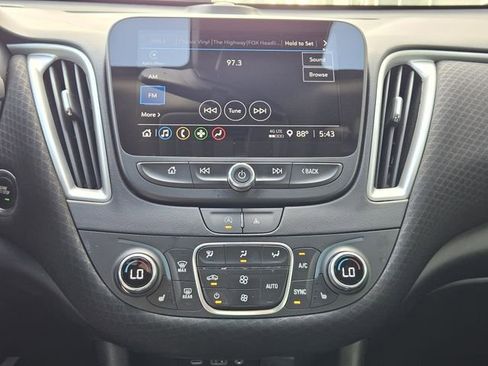 Used 2024 Chevrolet Malibu LT FWD image 22