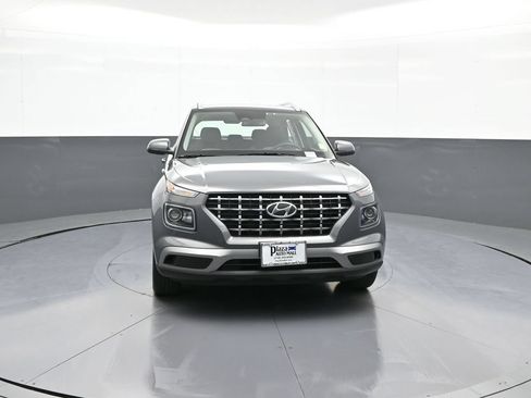 Certified 2024 Hyundai Venue SEL FWD image 2