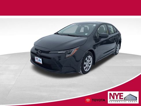 Used 2023 Toyota Corolla LE image 1