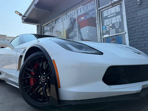Used 2015 Chevrolet Corvette Z06 w/ 3LZ Preferred Equipment Group RWD image 1