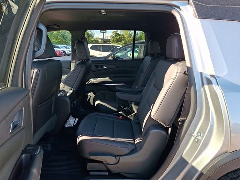 Used 2025 Chevrolet Traverse Z71 w/ Driver Confidence Package AWD/4WD image 10