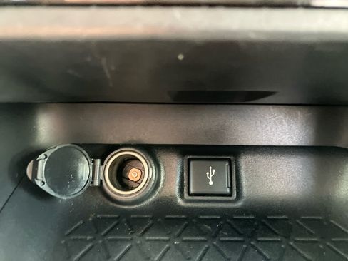 Used 2020 Toyota RAV4 LE w/ All Weather Liner Package AWD/4WD image 25