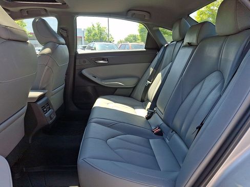 Used 2020 Toyota Avalon XLE w/ Moonroof Package FWD image 12