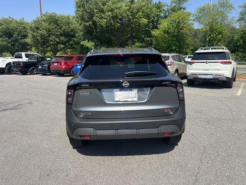 Used 2026 Nissan Kicks SR FWD image 6