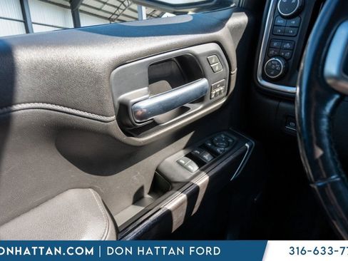 Used 2019 Chevrolet Silverado 1500 LTZ w/ LTZ Convenience Package AWD/4WD image 17