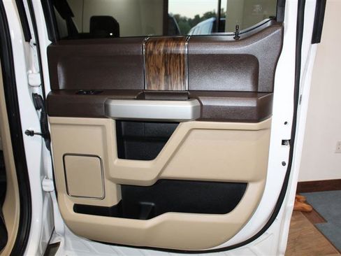 Used 2018 Ford F150 Lariat w/ Equipment Group 502A Luxury AWD/4WD image 36