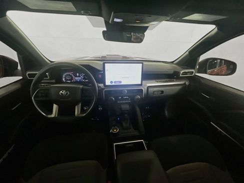 Used 2025 Toyota Tacoma TRD Sport AWD/4WD image 19