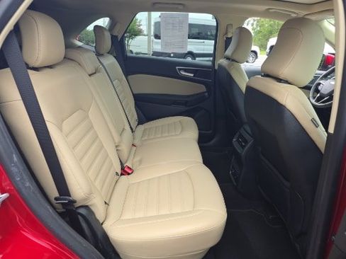 Certified 2022 Ford Edge SEL w/ Convenience Package AWD/4WD image 16