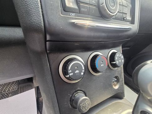 Used 2013 Nissan Rogue S AWD/4WD image 15