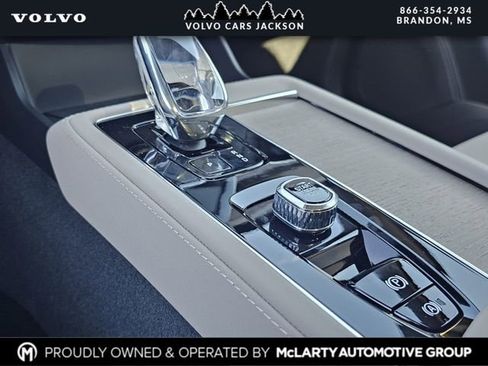 New 2026 Volvo XC90 B6 Plus w/ Protection Package Premier AWD/4WD image 23