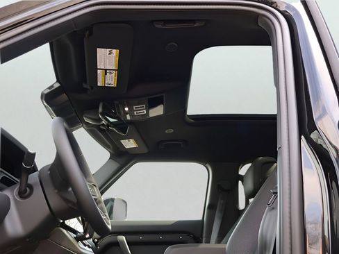 New 2026 Land Rover Defender 110 X-Dynamic SE AWD/4WD image 37