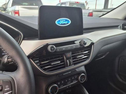 Certified 2021 Ford Escape SE w/ SE Sport Appearance Package FWD image 4