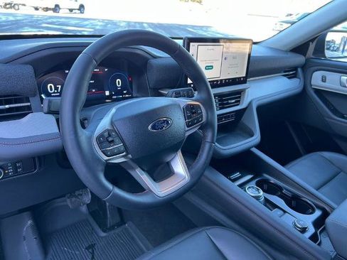 Certified 2025 Ford Explorer Active w/ Active Comfort Package image 30