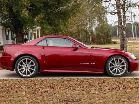 Used 2007 Cadillac XLR V image 19