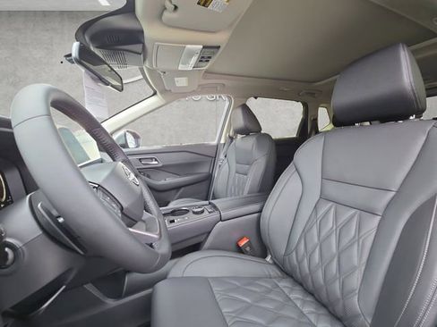 New 2026 Nissan Rogue Platinum image 19