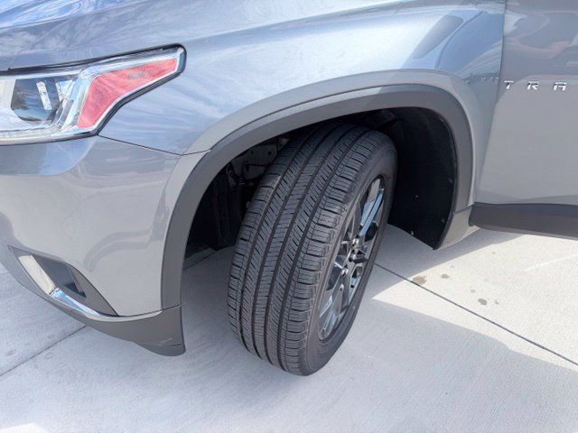 Used 2020 Chevrolet Traverse RS w/ LPO, Cargo Package FWD image 38