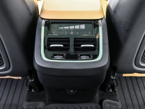 Used 2024 Volvo XC90 B6 Ultimate w/ Protection Package Premier AWD/4WD image 22