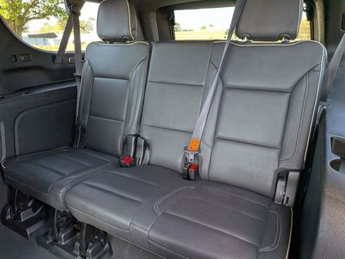 Used 2023 Chevrolet Suburban Premier RWD image 32