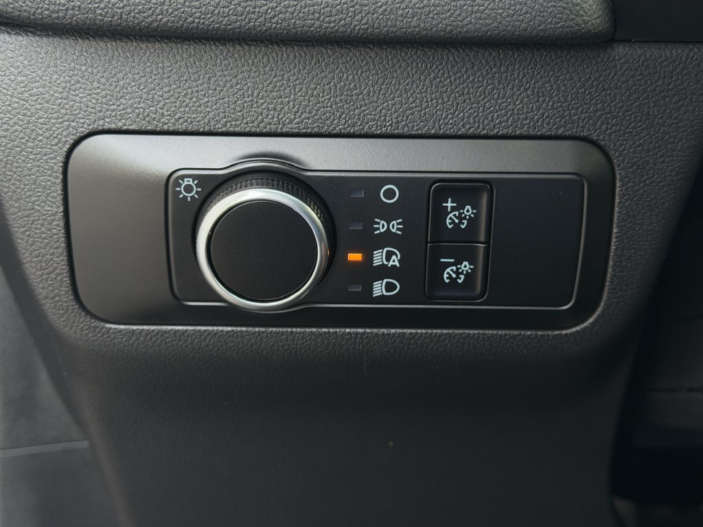 Used 2025 Ford Escape ST-Line FWD image 21