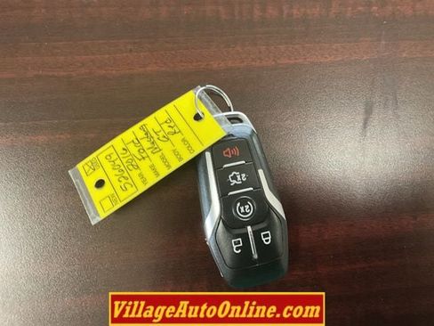 Used 2016 Ford Mustang GT Premium RWD image 39