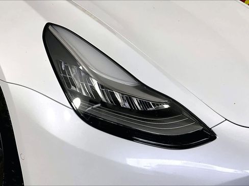 Used 2020 Tesla Model 3 Standard Range Plus image 24