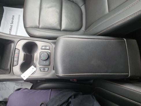 Used 2023 GMC Acadia SLT w/ Elevation Edition AWD/4WD image 26