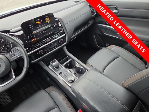 Used 2025 Nissan Pathfinder SL AWD/4WD image 14